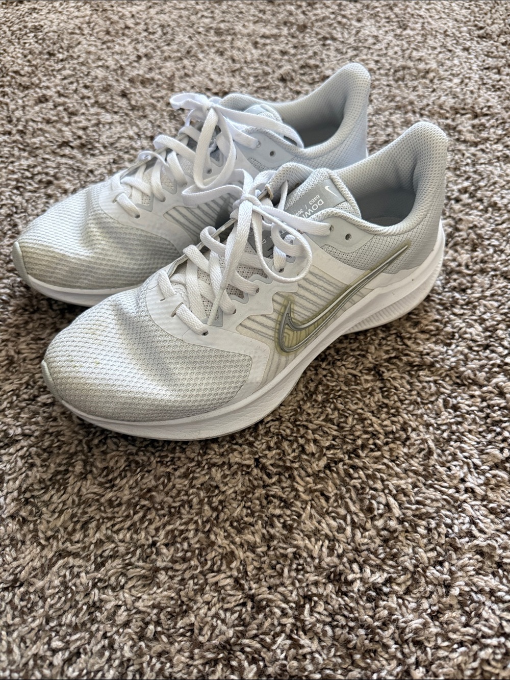 Nike Women's White Running Sneakers with Accent Swoosh